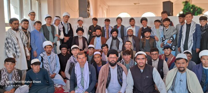 تقریر مصور | إحياء ذكرى يوم المعلم العالمي في حوزة أهل البيت (ع) في نيلي، ولاية دايكندي، أفغانستان