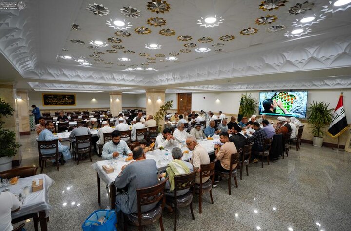 تقرير مصور/ العتبة العلوية المقدَّسة تعتمدُ النظام الإلكترونيَّ في توزيع بطاقات التبرك لمضيف أمير المؤمنين (ع)