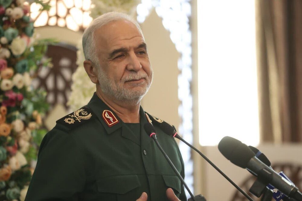 ضابط عسكري رفيع: لقد أفشل الشعب الإيراني خلال الحرب 12 يوما آلاف السيناريوهات للعدو ضدنا