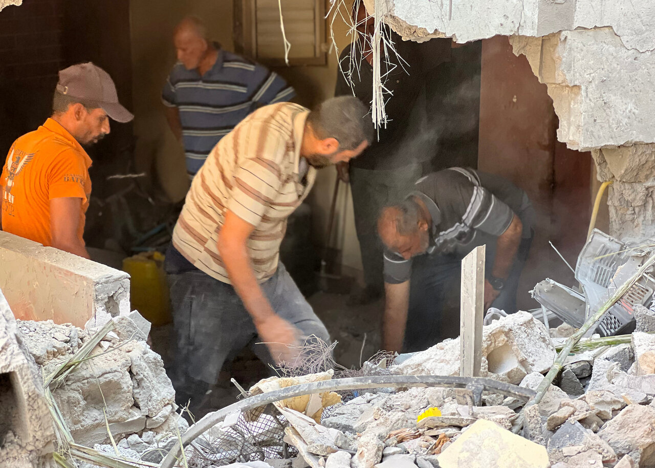 Israeli Army Intensifies Strikes on Gaza, Civilians Killed Across Strip