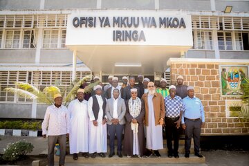 Mufti Mkuu Sheikh Dkt. Abubakar Zubair akutana na Mkuu wa Mkoa wa Iringa na kujadili kuhusu njia za Kuimarisha Maadili na Ucha Mungu katika Jamii