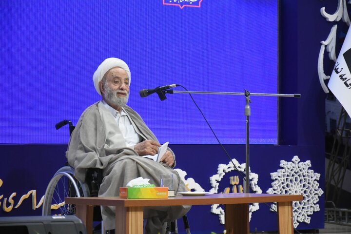 قرائتی: ترک نماز ریشه بسیاری از آسیب‌های اجتماعی است / تولید ۷۰۰ عنوان کتاب برای ترویج فرهنگ نماز