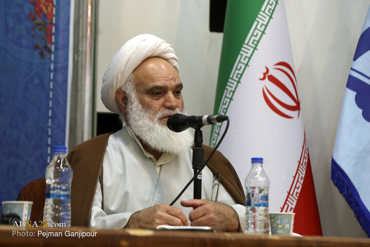 همایش بزرگداشت علامه ذوالفنون حسن‌زاده آملی در اصفهان