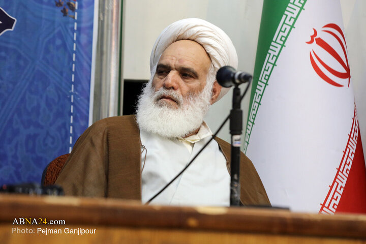 همایش بزرگداشت علامه ذوالفنون حسن‌زاده آملی در اصفهان