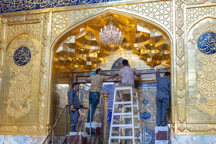 Informe fotográfico | Instalación de la puerta de la Qibla en el santuario del Abbas ibn 'Alí  (la paz sea con él)