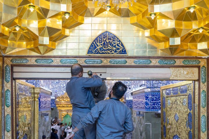 Informe fotográfico | Instalación de la puerta de la Qibla en el santuario del Abbas ibn 'Alí  (la paz sea con él)