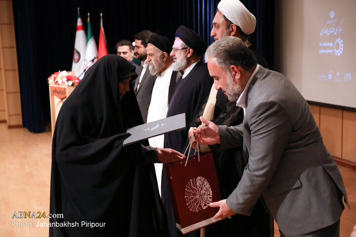 همایش تجلیل از مبلغان فضای‌مجازی فعال در دفاع‌مقدس ۱۲ روزه