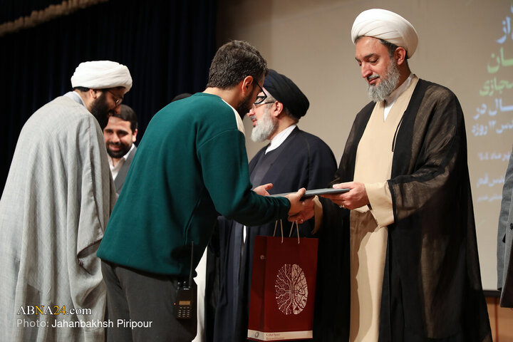 همایش تجلیل از مبلغان فضای‌مجازی فعال در دفاع‌مقدس ۱۲ روزه