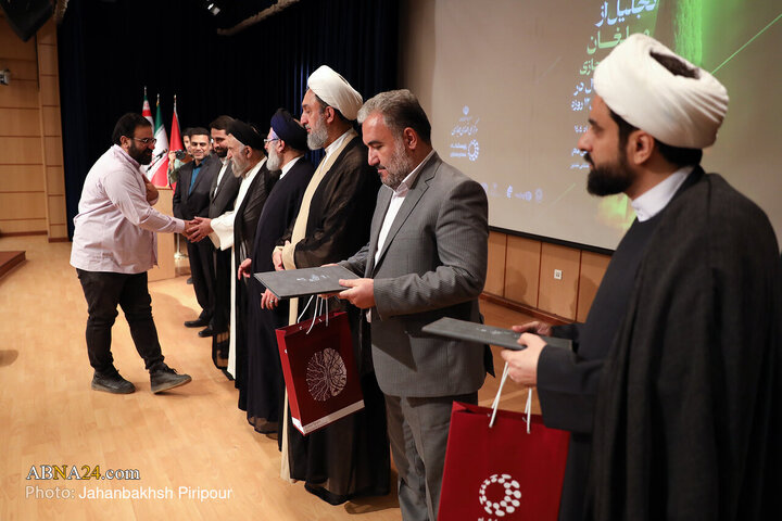 همایش تجلیل از مبلغان فضای‌مجازی فعال در دفاع‌مقدس ۱۲ روزه