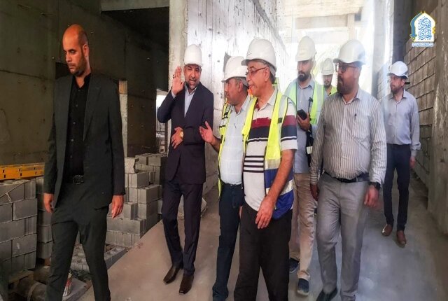 الأمين العام للعتبة الكاظمية المقدسة يتابع سير العمل في مشروع مرآب متعدد الطوابق