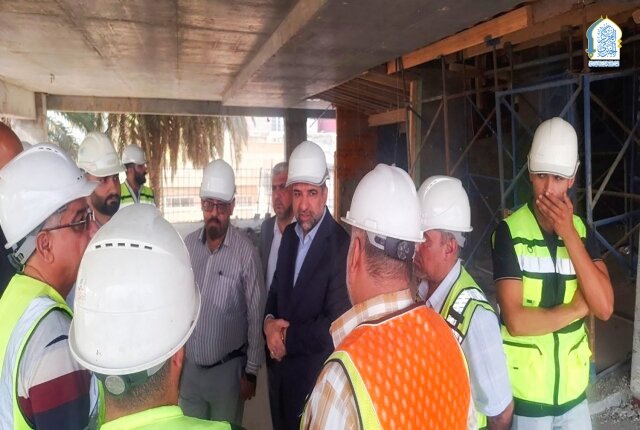 الأمين العام للعتبة الكاظمية المقدسة يتابع سير العمل في مشروع مرآب متعدد الطوابق