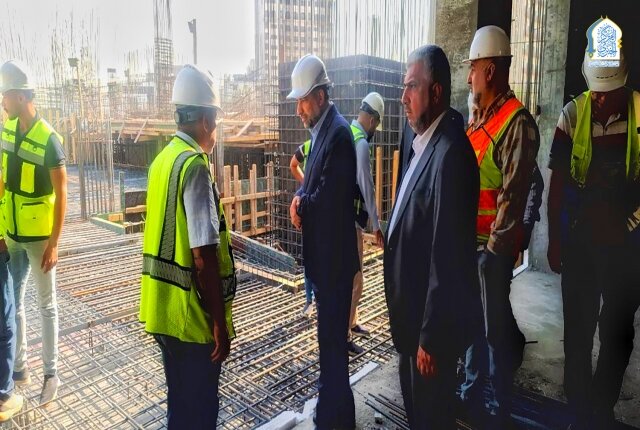 الأمين العام للعتبة الكاظمية المقدسة يتابع سير العمل في مشروع مرآب متعدد الطوابق