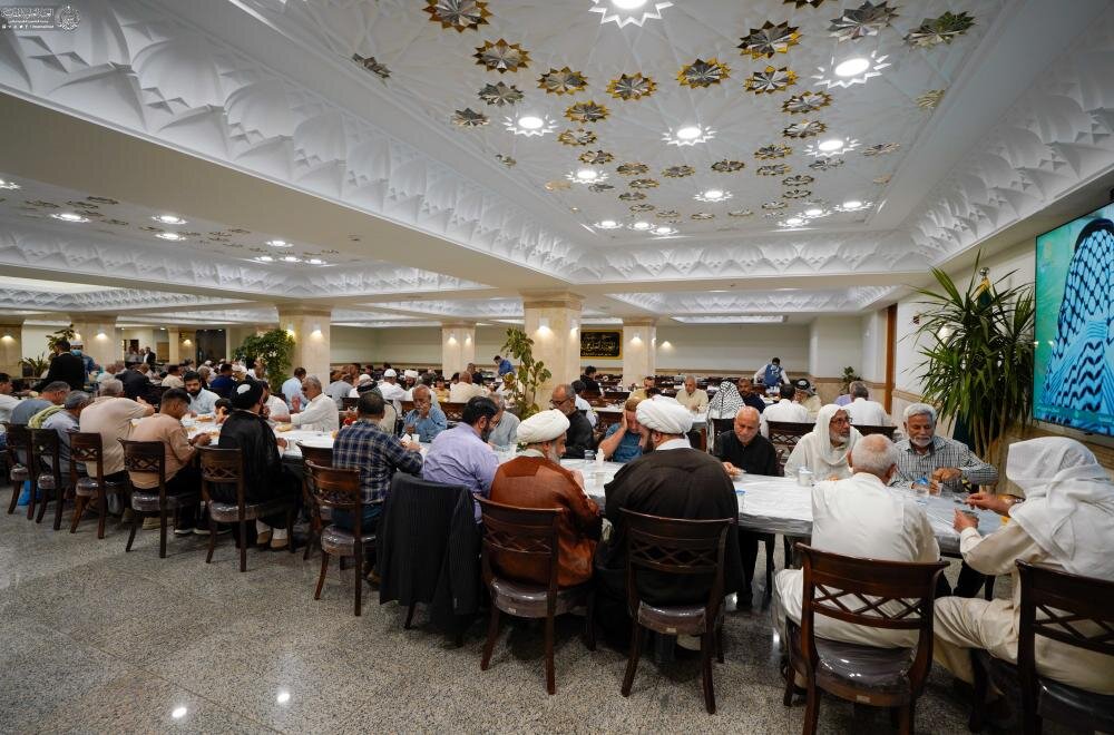 العتبة العلوية المقدَّسة تعتمدُ النظام الإلكترونيَّ في توزيع بطاقات التبرك للمضيف