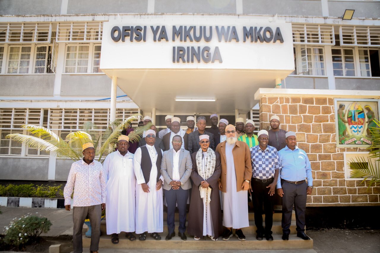 Mufti Mkuu Sheikh Dkt. Abubakar Zubair akutana na Mkuu wa Mkoa wa Iringa na kujadili kuhusu njia za Kuimarisha Maadili na Ucha Mungu katika Jamii