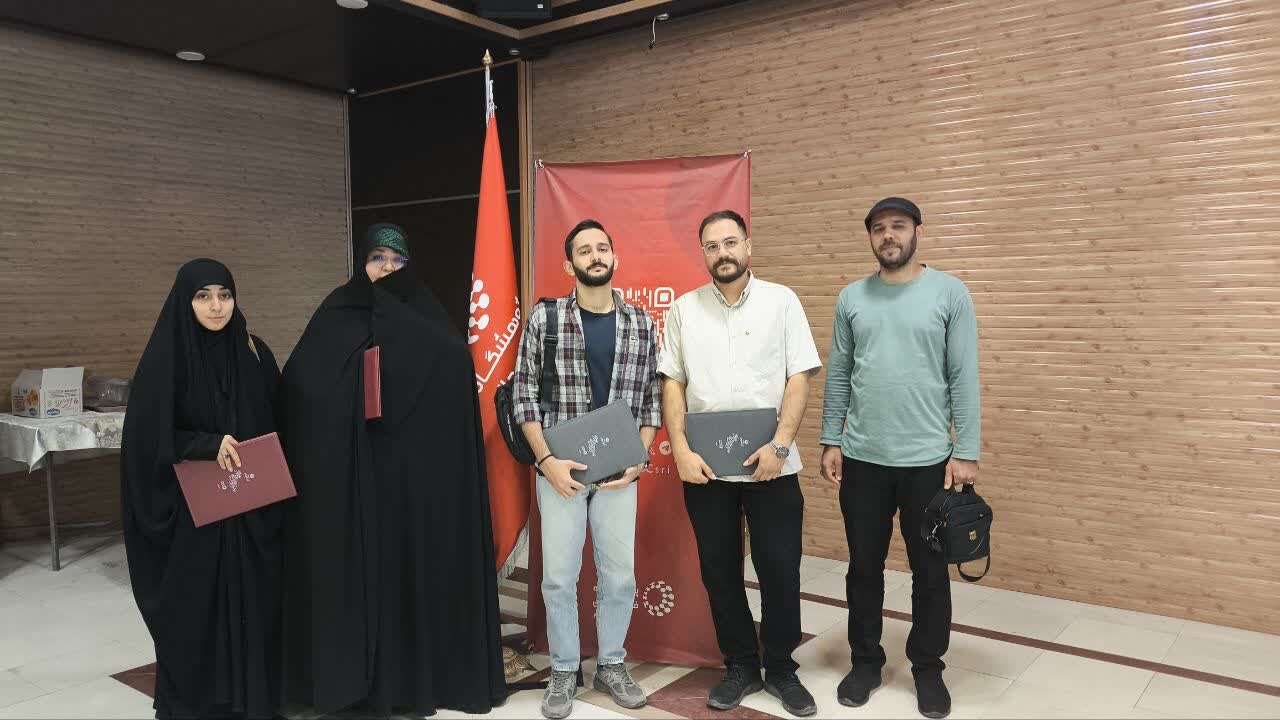 درخشش شبکه برهان بسیج طلاب قم در همایش تجلیل از مبلغان فضای مجازی فعال در دفاع مقدس ۱۲روزه