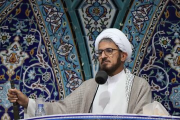 Sallah Ginshikin Dukkan Ibadu Ce / Idan Ta Karbu Dukka Ibadu Sun Karbu...