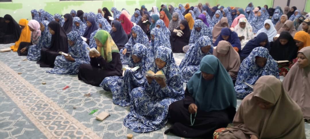 Hawzat ya Hazrat Zainab (sa) Kigamboni yaendelea kuhuisha Ibada ya Dua ya Nudba  | Iliyojaa Mafunzo ya Subira, Imani na Mapenzi kwa Imam wa Zama (as)