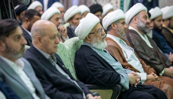 تقرير مصور/ تكريم أساتذة وطلبة الدورات الفقهية بالعتبة الحسينية المقدسة