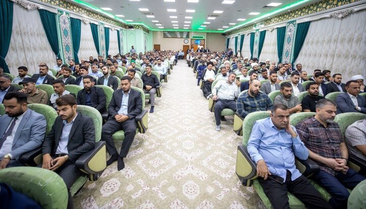 تقرير مصور/ تكريم أساتذة وطلبة الدورات الفقهية بالعتبة الحسينية المقدسة