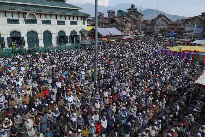 هزاران نفر در کشمیر یاد و خاطر عارف و شاعر ایرانی را گرامی داشتند + تصاویر