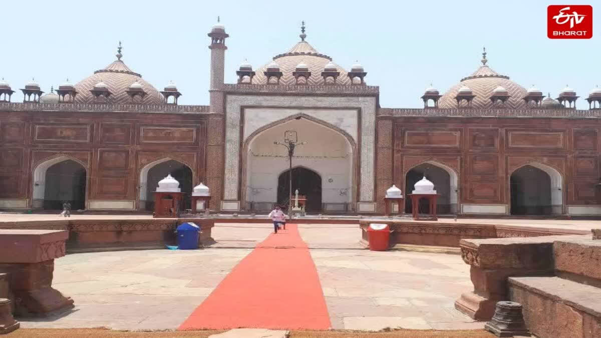 آگرہ کی جامع مسجد سے امام کا سامان باہر پھینک دیا گیا،حملہ آوروں کے خلاف کیس درج