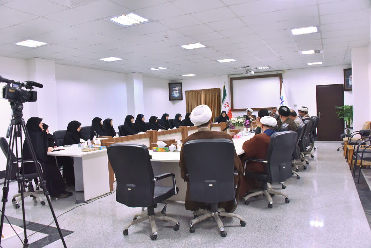 دبیر شورای عالی انقلاب فرهنگی: دانشگاه حضرت معصومه(س) در مسیر دانشگاه های نسل سوم و چهارم حرکت می کند