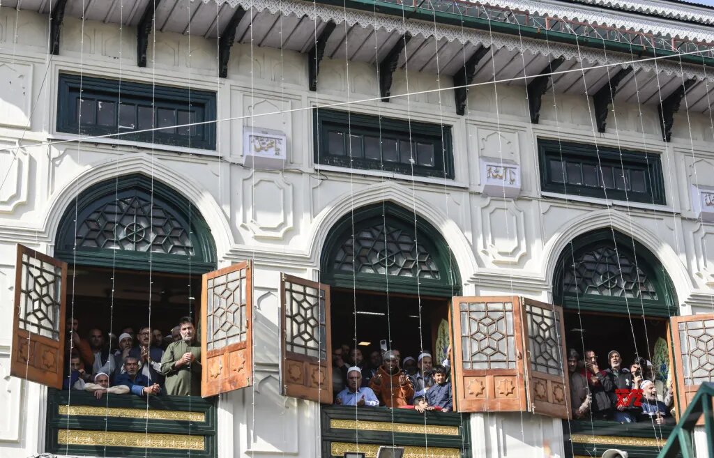 هزاران نفر در کشمیر یاد و خاطر عارف و شاعر ایرانی را گرامی داشتند + تصاویر