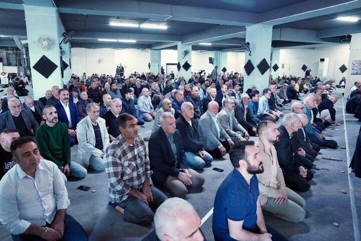 تقرير مصور/ إقامة صلاة الجمعة في مسجد الزينبية في إسطنبول التركية