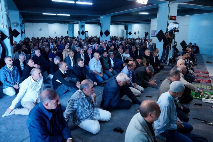 تقرير مصور/ إقامة صلاة الجمعة في مسجد الزينبية في إسطنبول التركية