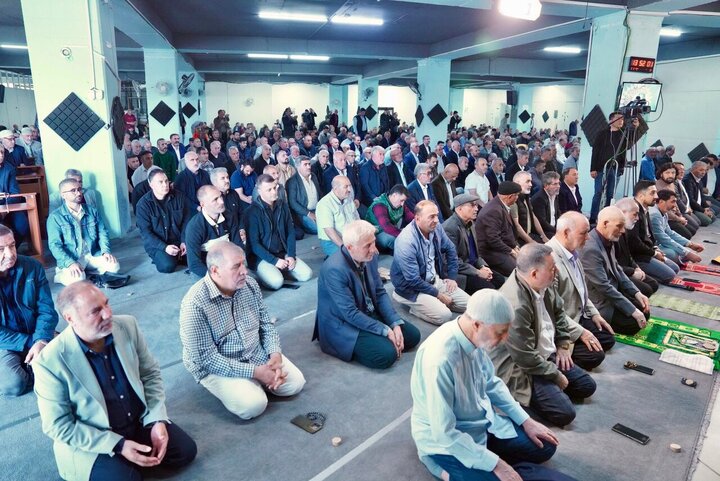 تقرير مصور/ إقامة صلاة الجمعة في مسجد الزينبية في إسطنبول التركية