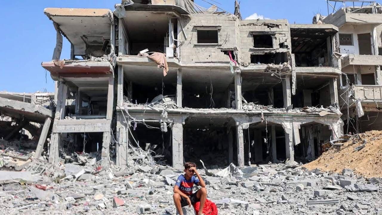 Three Palestinians Martyred in Khan Yunis while checking on his home in al-Qarara town