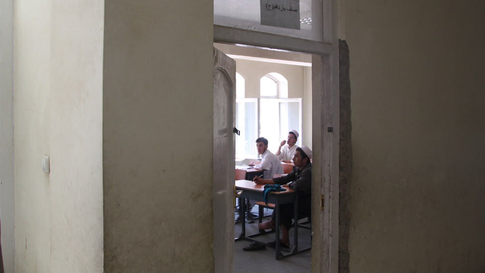 حکومت طالبان از مدارس دینی شیعیان مالیات دریافت می‌کند