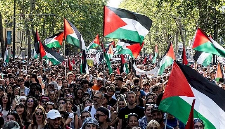 Massive demonstration in Berlin, Germany in support of Palestinian people