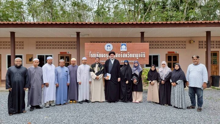 تقریر مصور | المدير الإقليمي لجامعة المصطفى في تايلاند یزور مركز دار الزهراء في فاتالونج