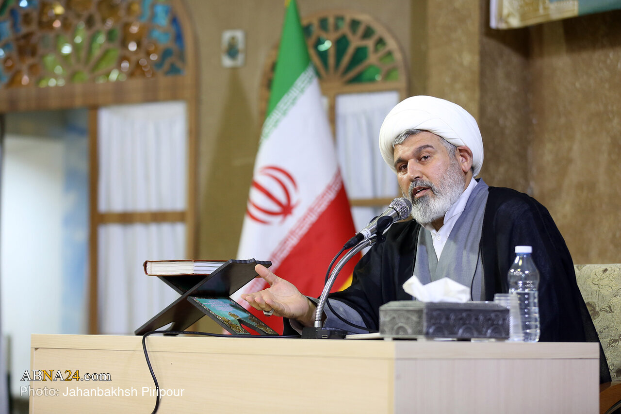 «منِ» نفسانی عامل سقوط است/ انقلاب اسلامی سفره انسان‌سازی برای بشریت است