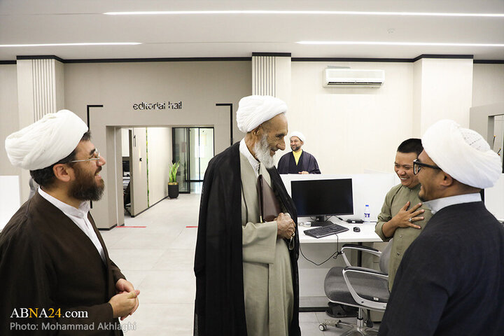 Informe fotográfico |  El miembro de la Asamblea de Expertos, **Ayatollah Beheshti**, realiza una visita oficial a la Agencia de Noticias Abná