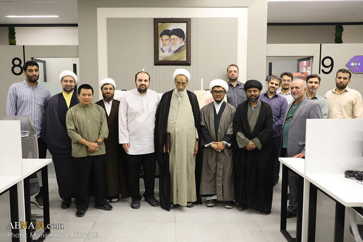Informe fotográfico |  El miembro de la Asamblea de Expertos, **Ayatollah Beheshti**, realiza una visita oficial a la Agencia de Noticias Abná