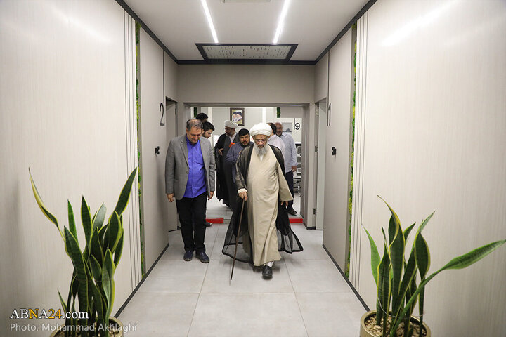 Informe fotográfico |  El miembro de la Asamblea de Expertos, “Ayatollah Malakouti”, visita la Agencia de Noticias Abná