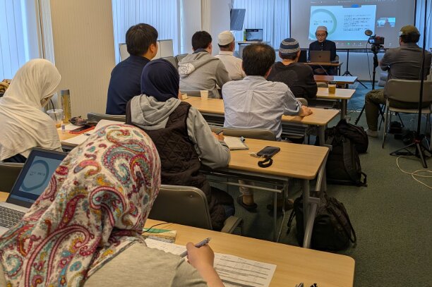 برگزاری اولین دوره آموزشی حج عمره برای مسلمانان ژاپن در توکیو