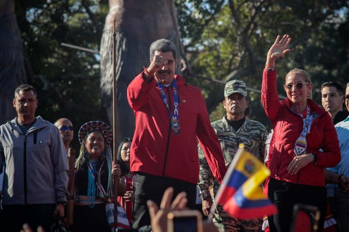 Informe fotográfico | Marcha multitudinaria en Caracas: Venezuela rinde homenaje a la resistencia indígena