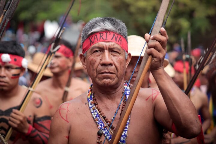 Informe fotográfico | Marcha multitudinaria en Caracas: Venezuela rinde homenaje a la resistencia indígena