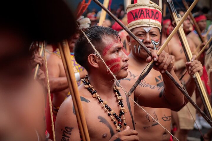 Informe fotográfico | Marcha multitudinaria en Caracas: Venezuela rinde homenaje a la resistencia indígena