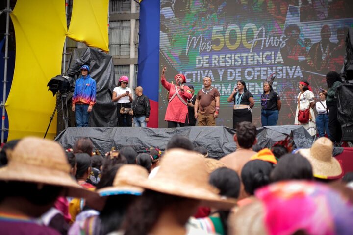 Informe fotográfico | Marcha multitudinaria en Caracas: Venezuela rinde homenaje a la resistencia indígena