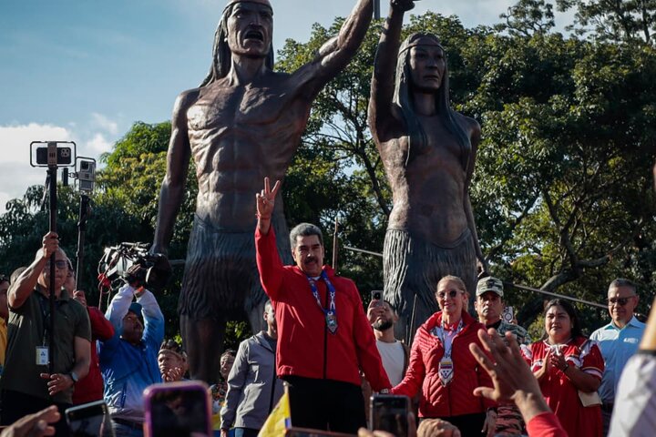 Informe fotográfico | Marcha multitudinaria en Caracas: Venezuela rinde homenaje a la resistencia indígena