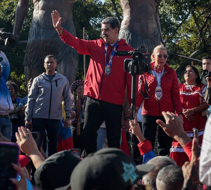 Informe fotográfico | Marcha multitudinaria en Caracas: Venezuela rinde homenaje a la resistencia indígena