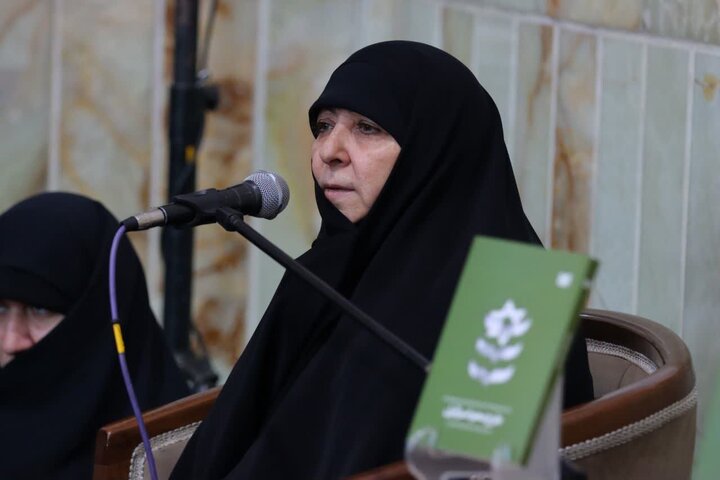 همسر شهید ایزدی در آیین رونمایی از کتاب «طرح محو اسرائیل»: حاج رمضان، مجاهدی قرآنی و ذوب در ولایت بود