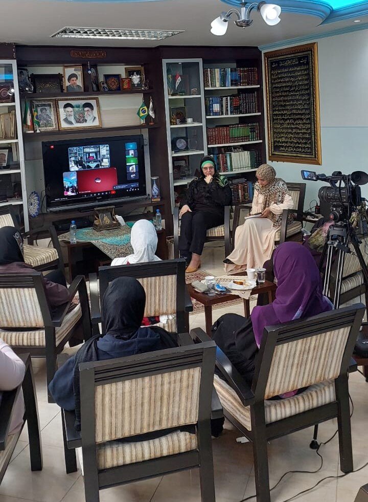 "Meninas do Irã e do Mundo – Série “Conjunto de Salas do Conhecimento