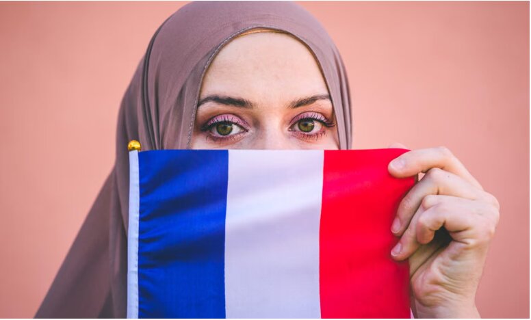 مهاجرت هزاران خانوادۀ مسلمان از فرانسه به‌دلیل اسلام‌هراسی نظام‌بند