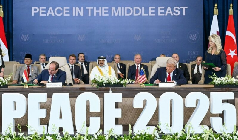 Şarm eş-Şeyh Zirvesi: Diplomatik Sahne Arkasında Barışın Gölgesindeki Gerçekler