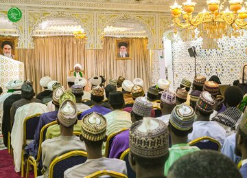 Photos: Sheikh Zakzaky received seminary students from Iran, Iraq, Lebanon, Niger, Mali